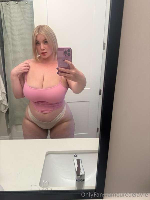 Swipe to turn me around 😘