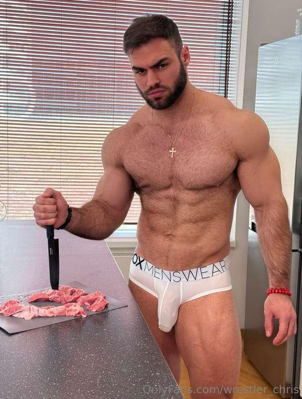 @mikefitko the fitness icon and amateur boxer is ready to sh..