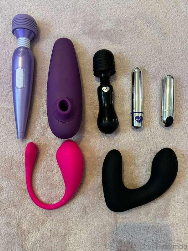 Here is an updated sex toy collection! ✨   Yes, I know, it’s..