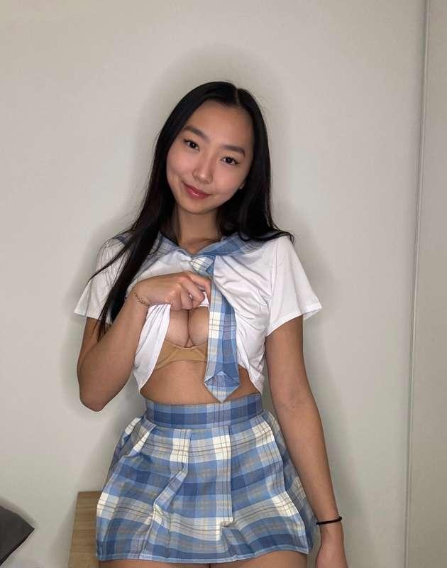 wanna see more of this outfit? dm 😉