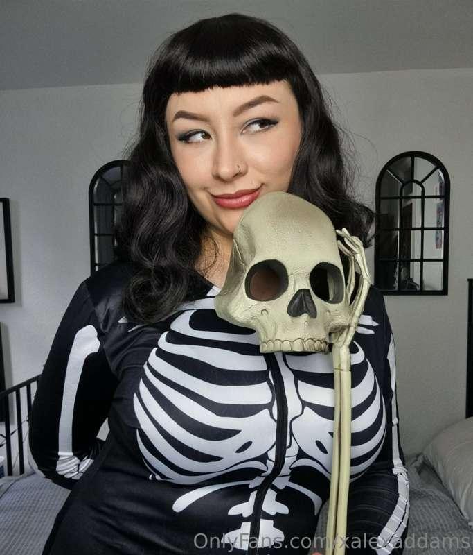 ## ***tip if you'd bone me 🦴💕🤭 and I'll rate your boner*** 💀..