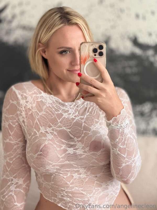 Guys, I bought the cutest top. Of course I’m gonna wear it w..