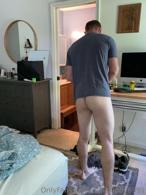 Just getting dressed after some late morning sex 🥵