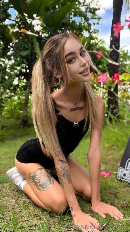 # Hot freak babe @erin_the_lust made a secret page #ads😈Her ..