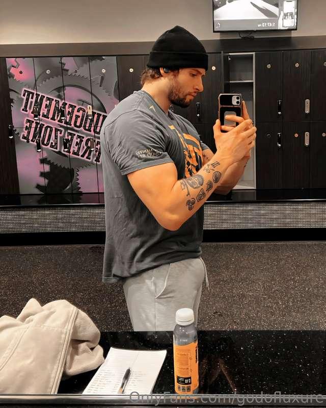 Had a bit of a bulge during my workout today 👀