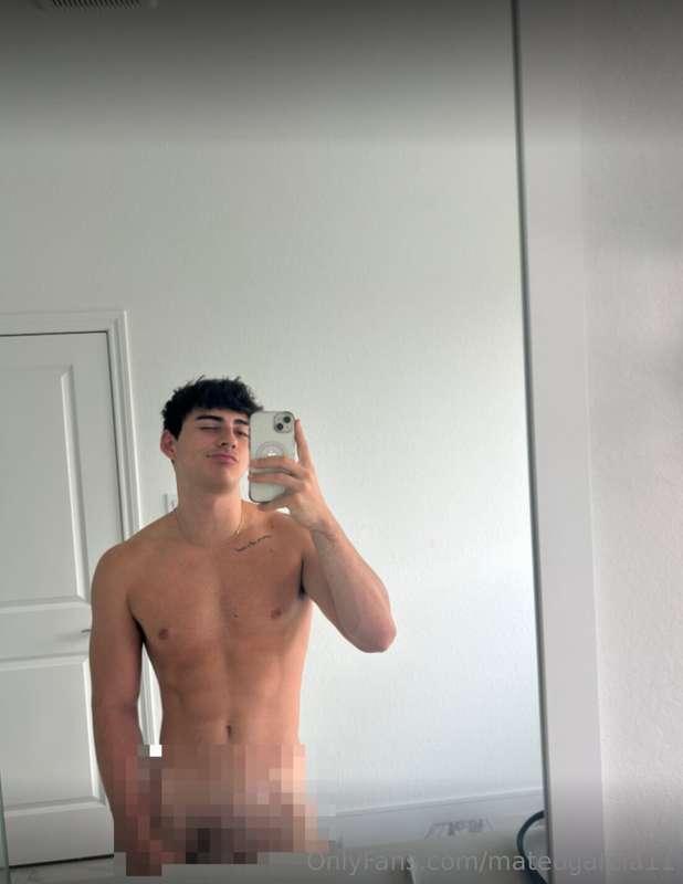 Do you like it this way, babe? 😈🍆
