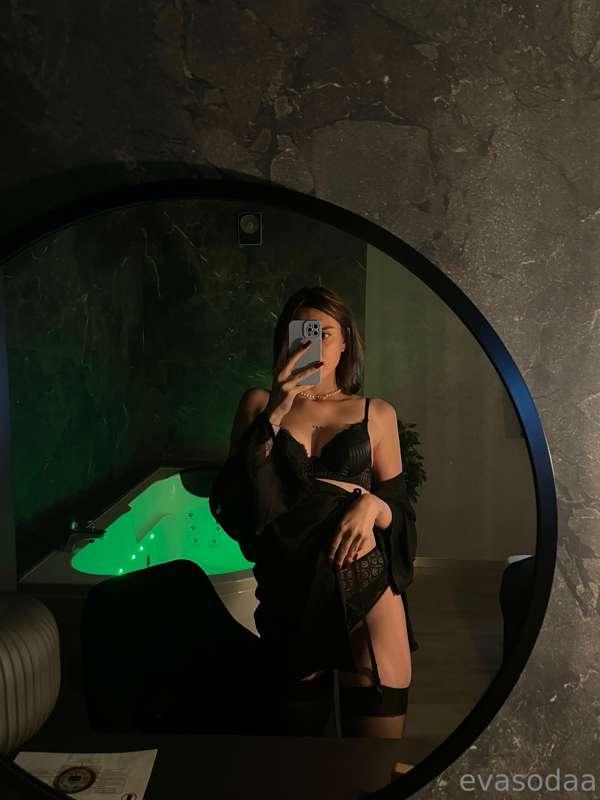 Friday vibe in stockings and black panties🖤🔥