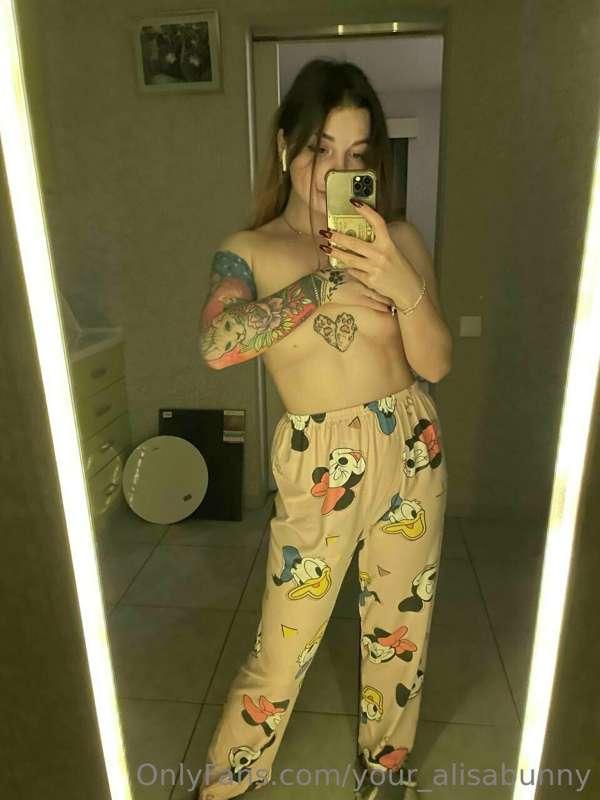 What thoughts do women's breasts evoke in you? 😋🎁❤