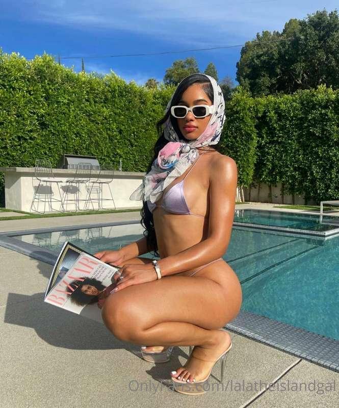Alexa play Sit on It by Jazmine Sullivan
