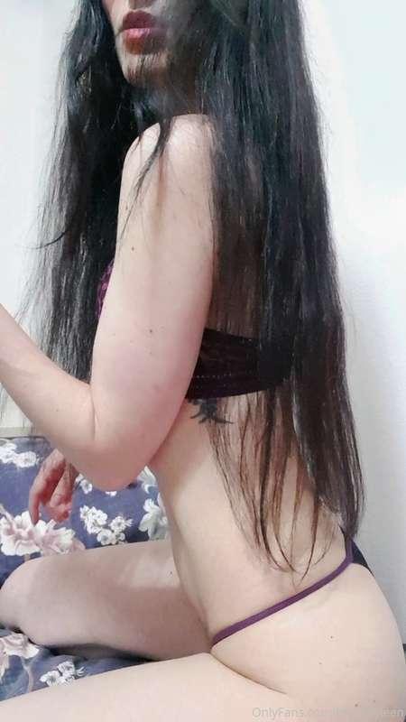 How are you guys doing today? 🥰🥰
DM me, i won't bite you unl..