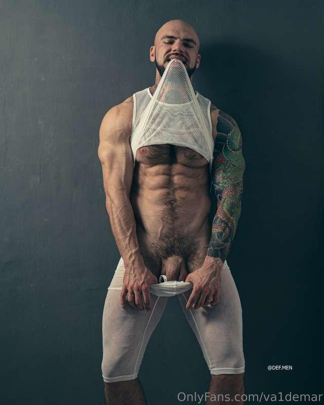 Alright, you've earned it. Now you can enjoy. Good boy🐶