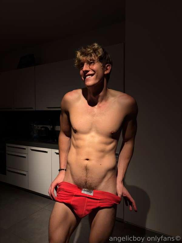 Summer heat is killing me.Don’t need clothing