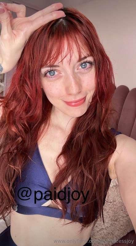 Te gustaría que esté en tu cama con estos rulos? 😳 @paidjoy ..