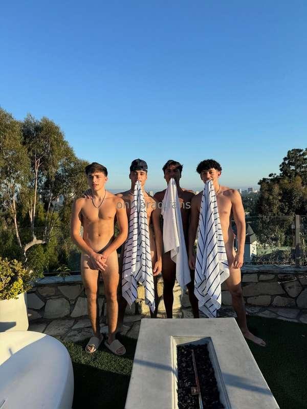 should the 4 of us do a group jerk off video collab? 🍆💦 how ..