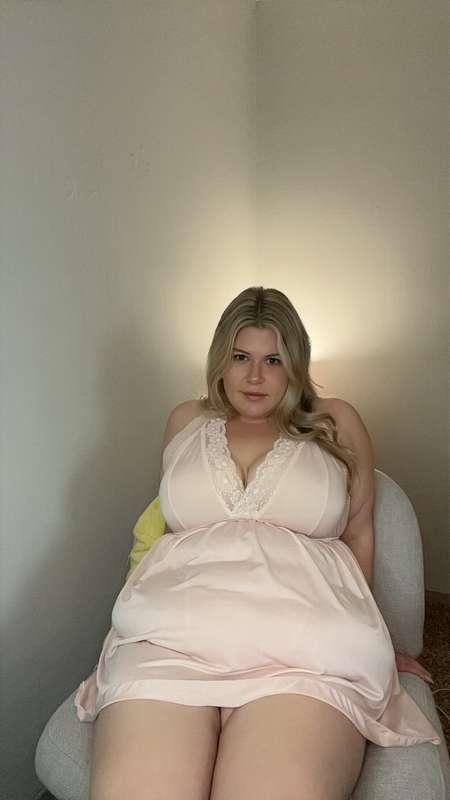 Wanna see me get railed in a sundress? That’ll be out today ..