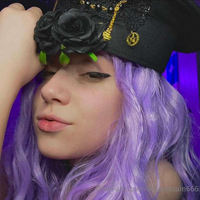 uwucaptain666 image #3