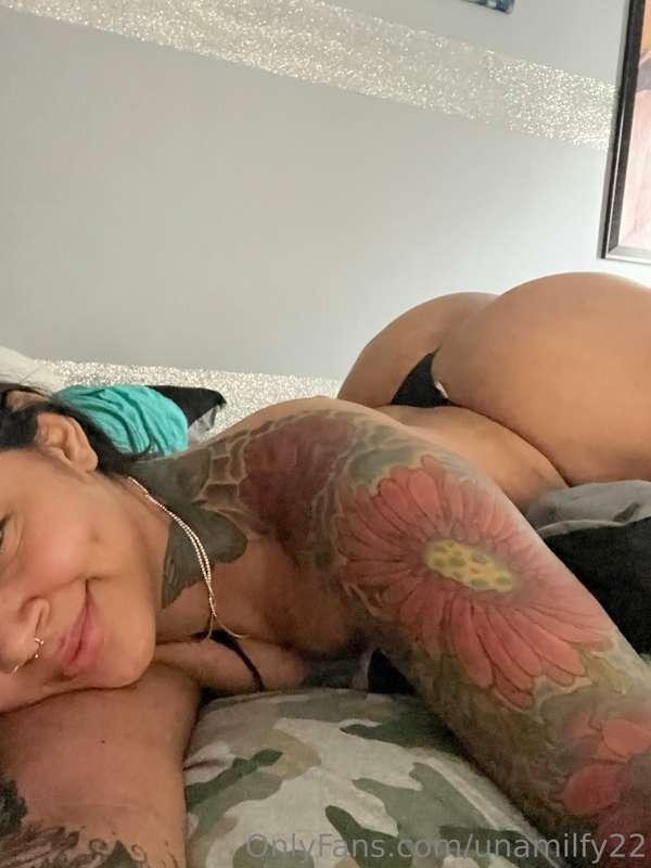 jus layin here waiting to be served up some 🍆 , who's game?