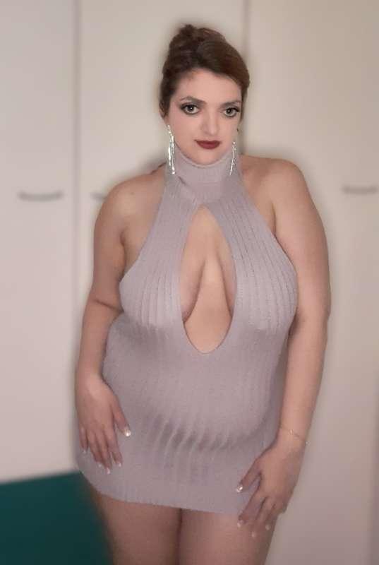The V1rg1n K1ll€r Sweater Photos