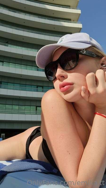 End the day at the pool?
That's the kind of Monday I like❤️
..