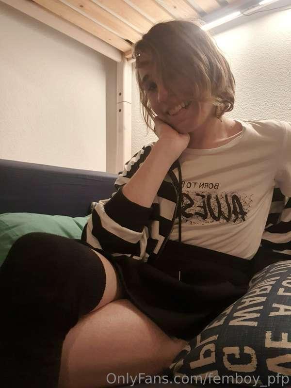 Anyone wanna be hugged by these femboy thighs?you might feel..