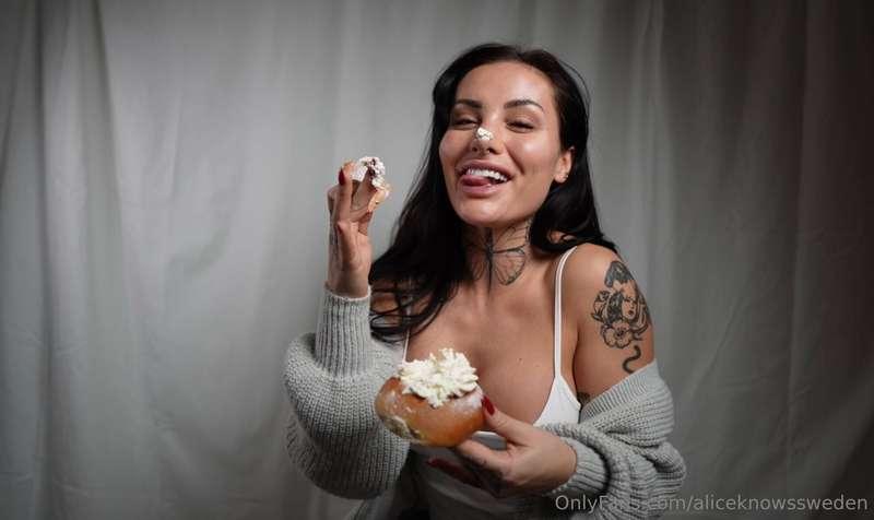 Life is short... so eat the dessert and get it all over your..