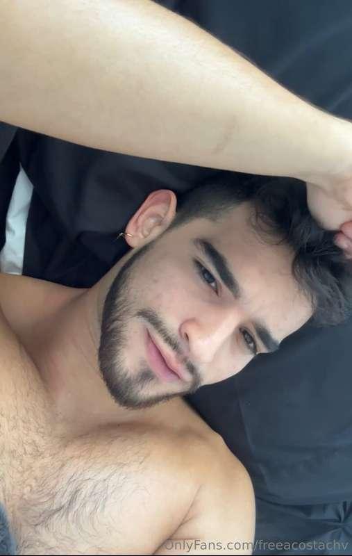 Wake up next to me😍