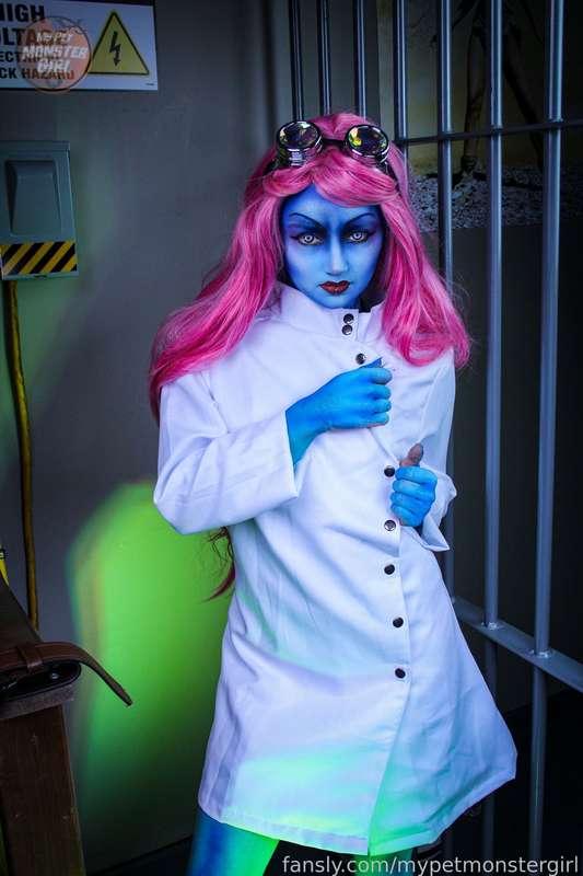 mypetmonstergirl image #3