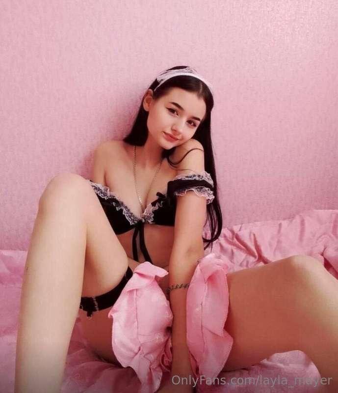 🔥 STOP SCROLLING🔥
Your sweet girl with dirty thoughts! 
@suz..