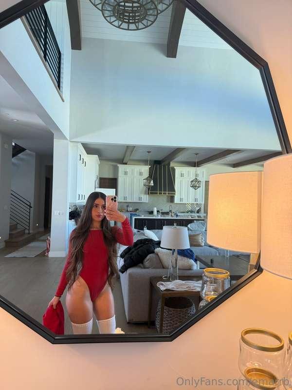 you know what they say about thicc thighs 🤭