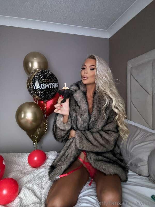 thank you again for all your birthday wishes and tips ❤️🎈 Ap..
