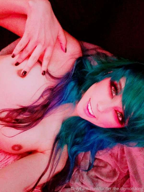 Whatz better??

(Awe check ur DMzzz)