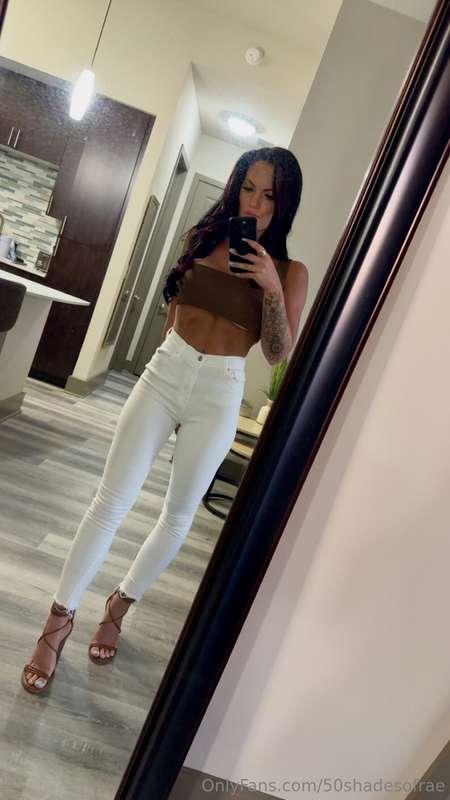 Do you like my outfit babe? 💗
