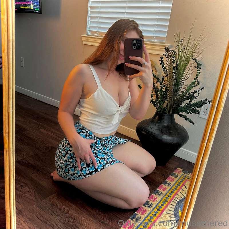 I wanted to wear my new mini skirt today, do you like it?