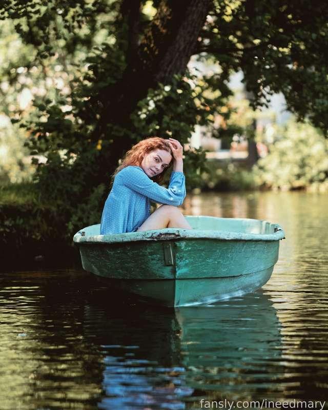 Embracing the serenity of nature, floating away on dreams. 🌿⛵️🧡

#redhead #longhair #cute #pretty #nature #outdoors #18 #beauty #fyp