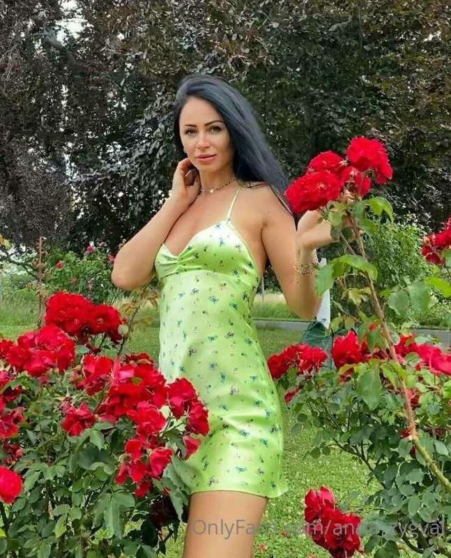 Delicate and feminine dresses are what I love 🥰

Do you like..