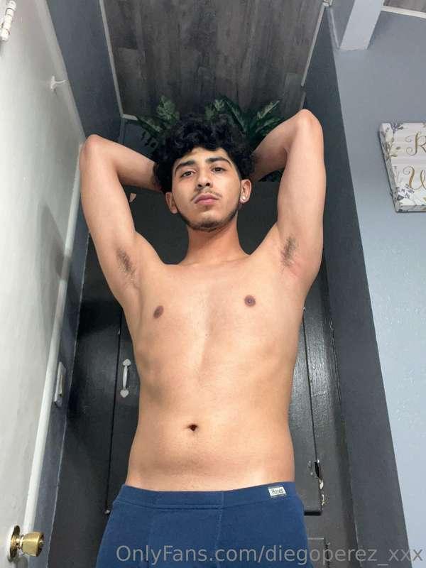 I woke up feeling good today! I hope you all are having a gr..