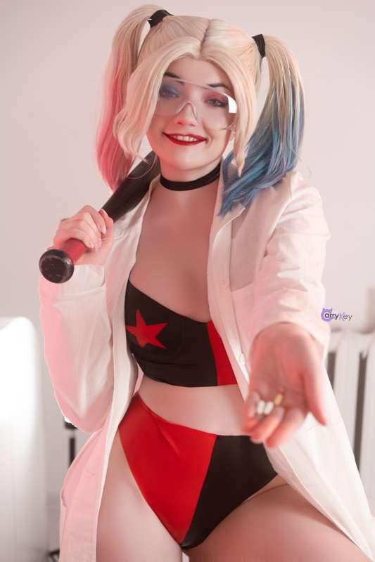Ms. Harley Quinn, MD - Cosplay Preview