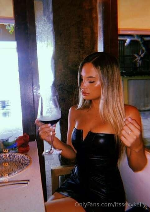 @lexichasevip the blonde with super perky tits and juicy lip..