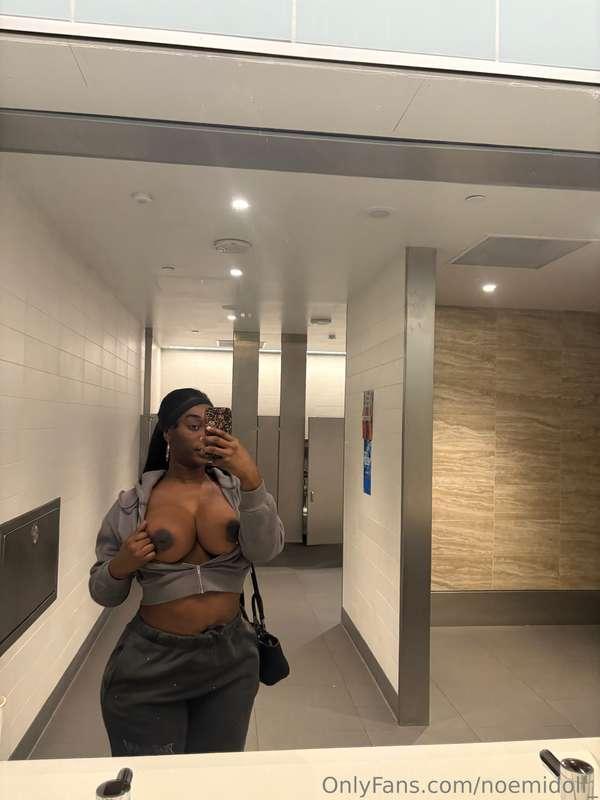 Airport pics lol tryna not get caught but then again oh well..