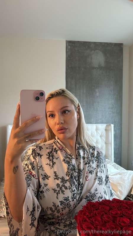 Oh my god my pussy is tingling!! 💦🙈