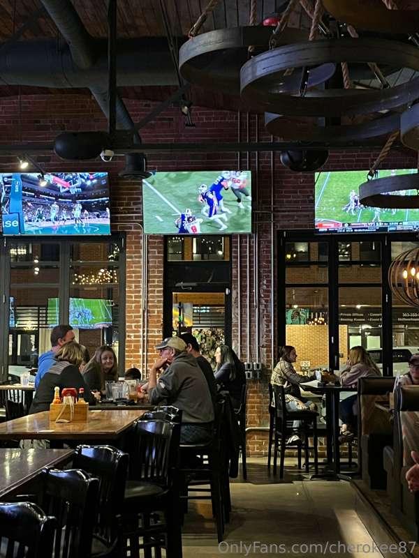 Bills game is on!!!! Ready to watch all the chaos!!! 🦬🦬🦬