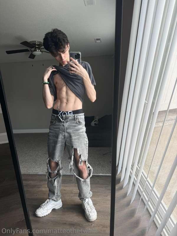 Hi :) do you wanna see my hole? check ur DMS 😘