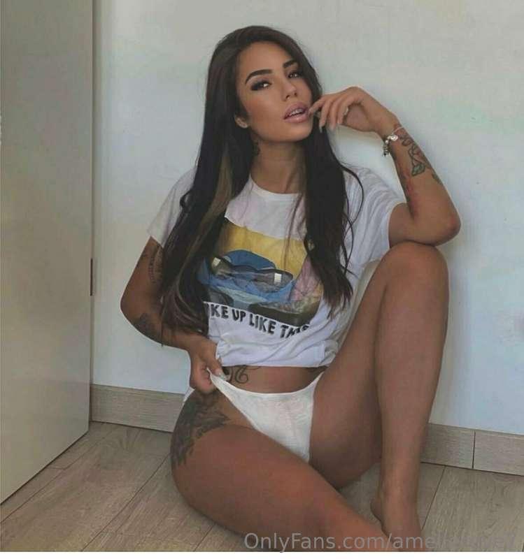 Dónde te gusta que te bese? 😈 Cuéntamelo en una videollamada..