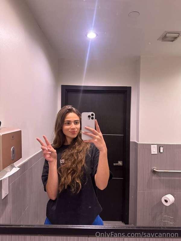 ✌🏼💋