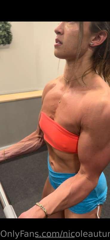 Who would love to have custom videos of me working out or ev..