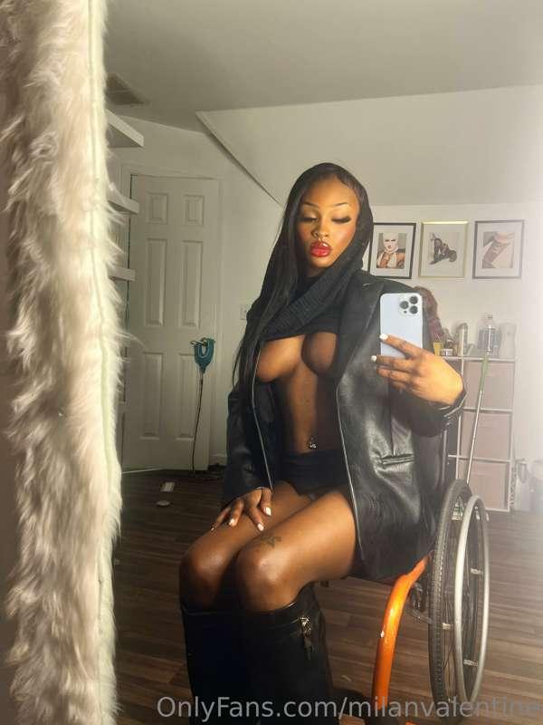 Bored asf. Come chat with me to relieve me of this boredom