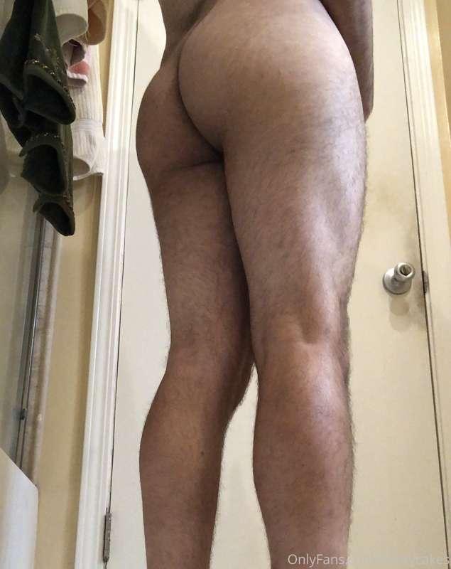 Omg it’s my first post! Here’s my bare ass
