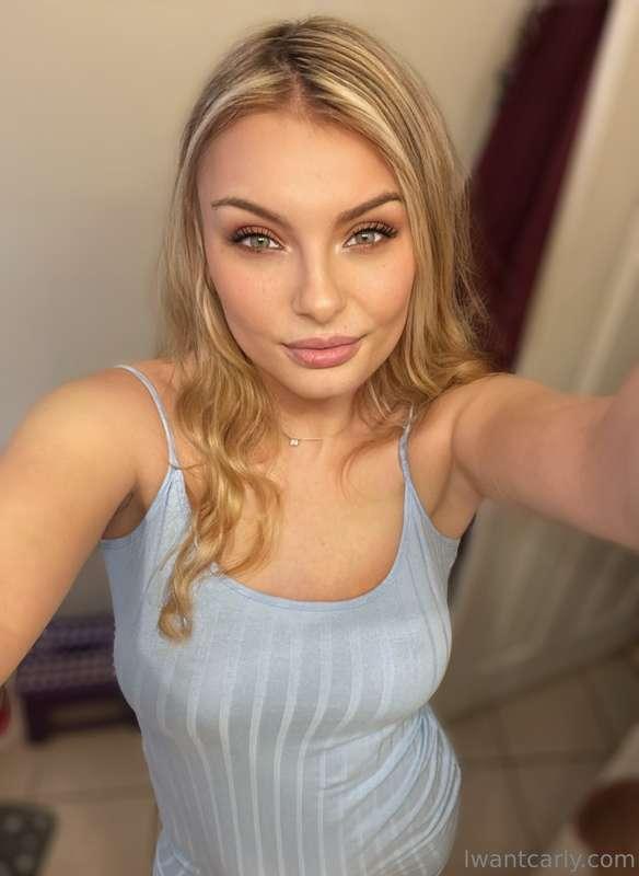 Just got ready to be your girl for the day 🩵