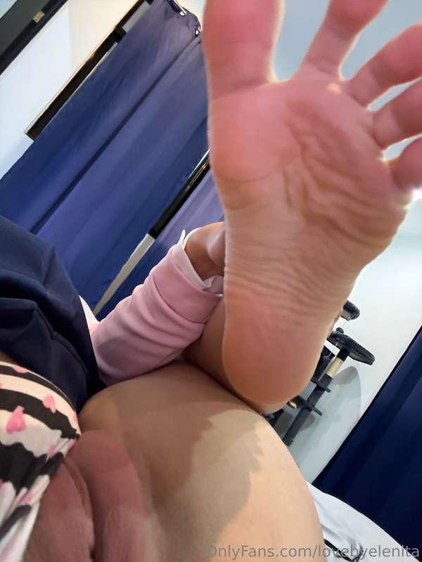 Me chuparías los pies?