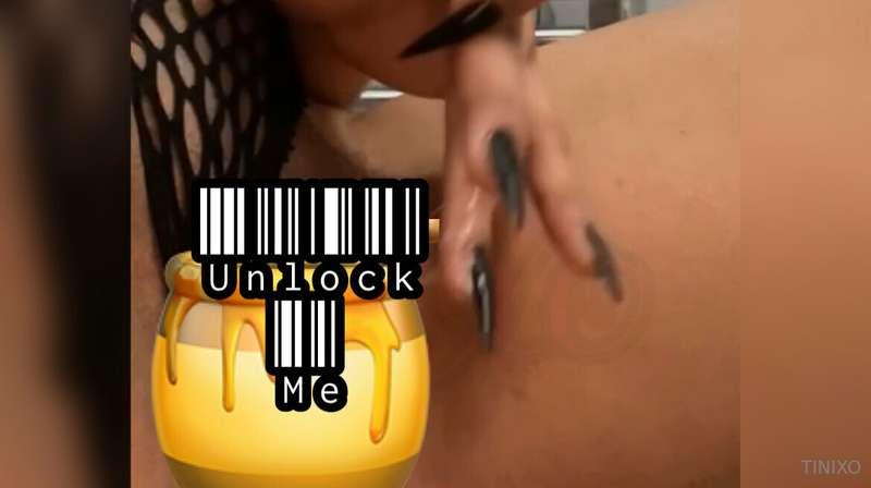 ### ***Rub me, tease me, fuck me!!***
I want you so bad😍 my ..